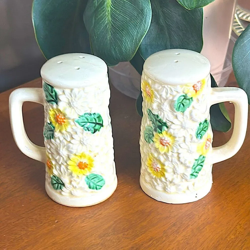 Vintage Morleans Daisy Salt and Pepper Shakers from Japan!